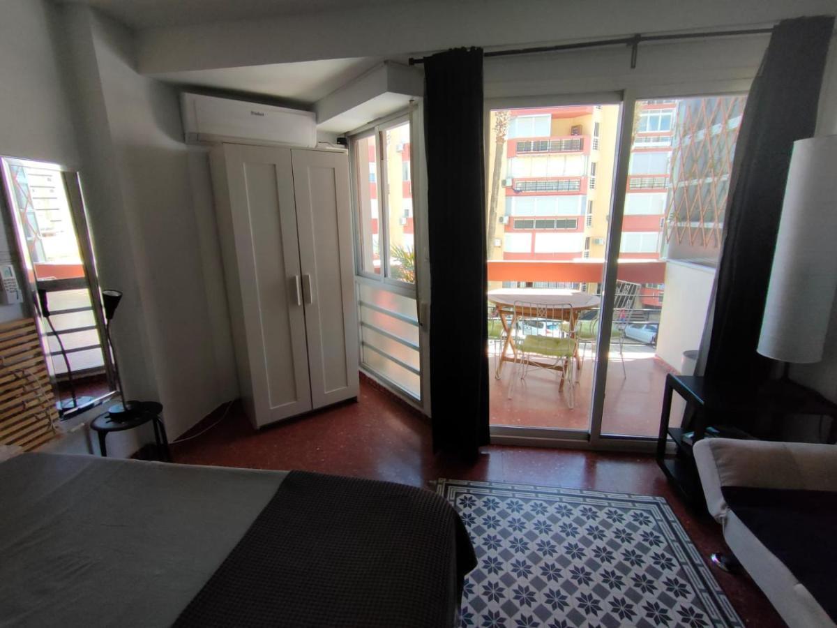 Flat2 Studio 150M From The Beach With Pool 토레델마르 외부 사진