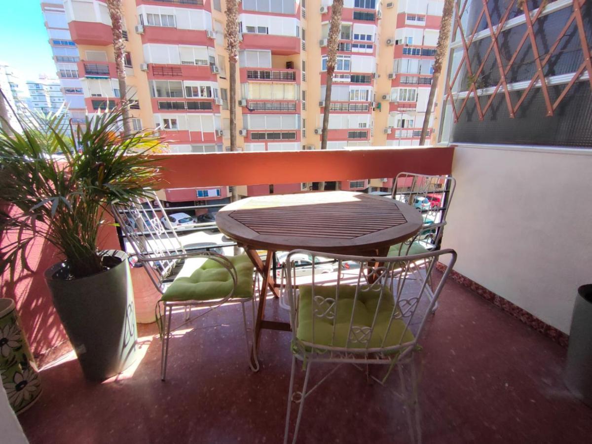 Flat2 Studio 150M From The Beach With Pool 토레델마르 외부 사진